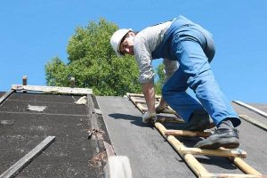 How Seymour Contractors Ensure Quality Roof Replacement Services