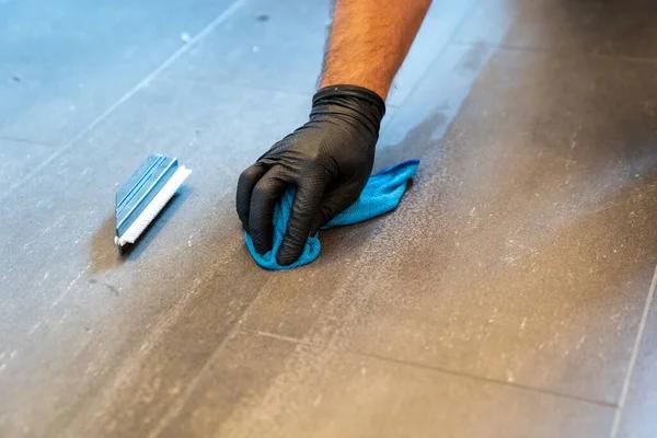 Thorough Tile Cleaning to Remove Dirt and Grime